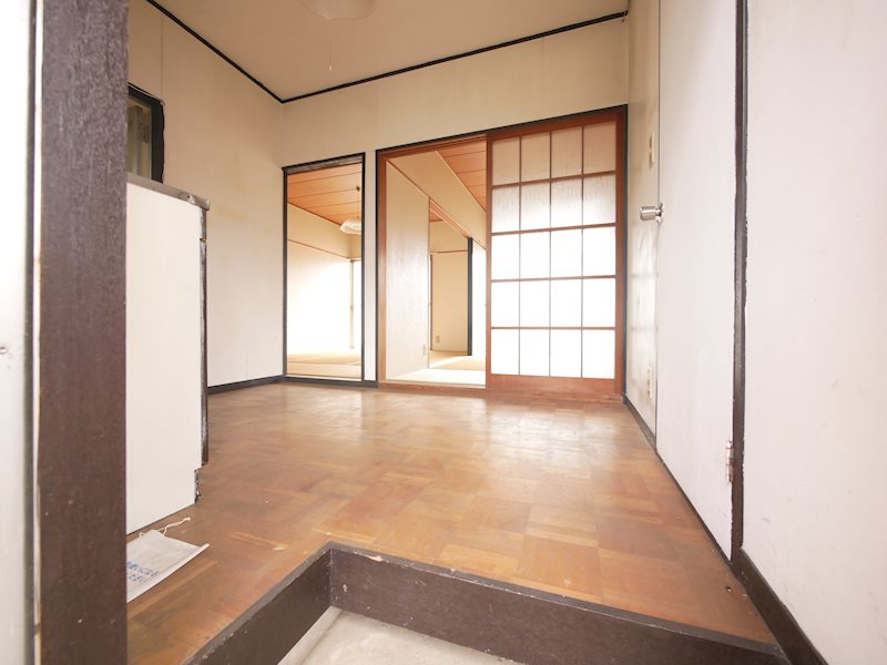 関アパート 玄関