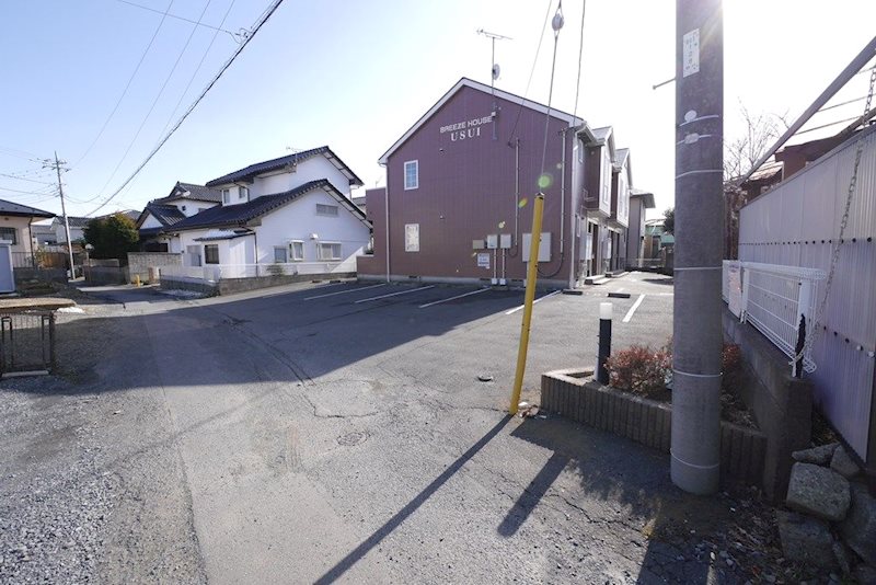 ＢＲＥＥＺＥＨＯＵＳＥＵＳＵＩ 駐車場