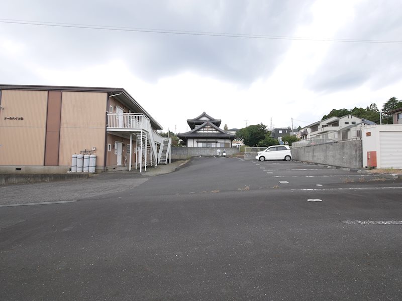 メールハイツＡ 駐車場