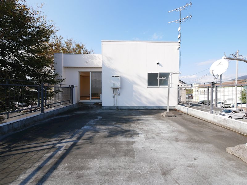 十王町駅前テナント ベランダ