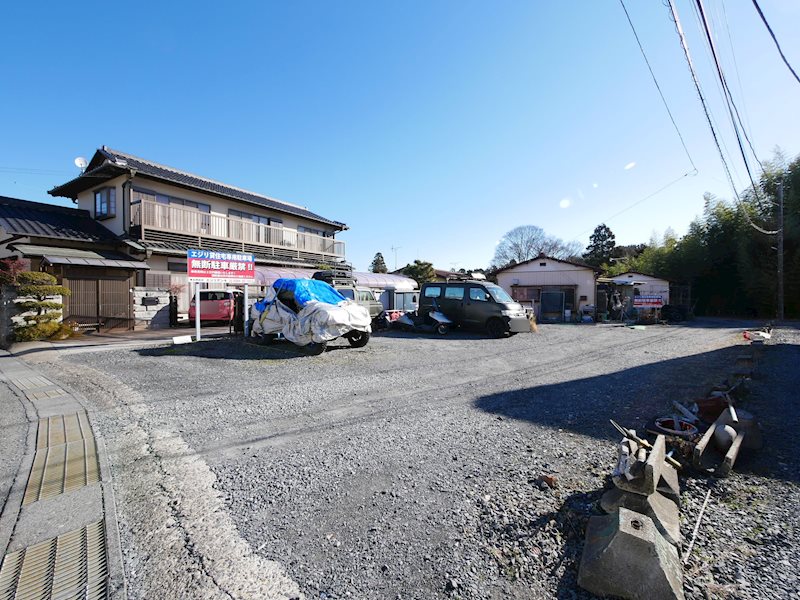 エジリ住宅  駐車場