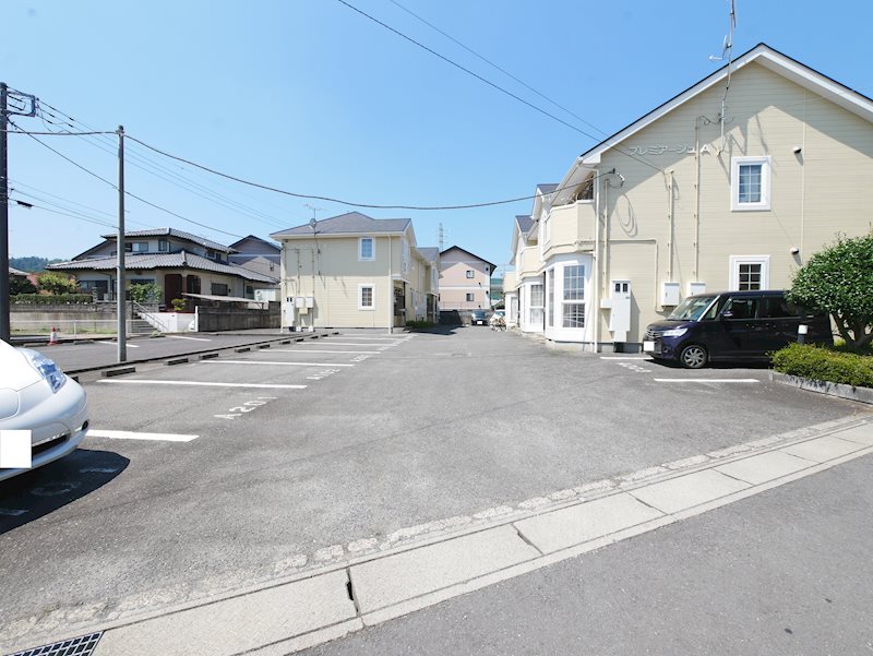 プレミアージュＡ 駐車場
