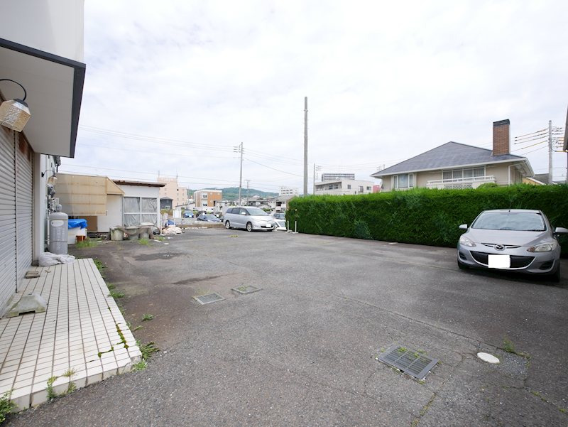 佐藤ビル 駐車場