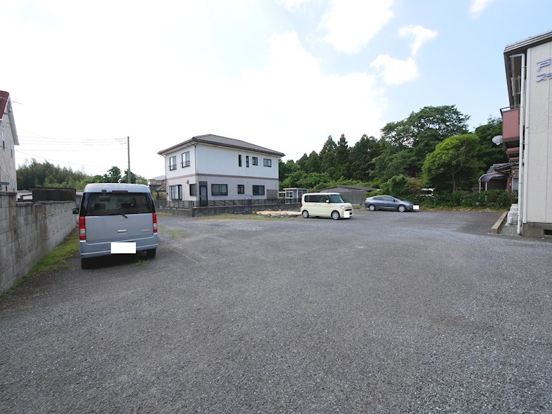 戸崎スチューデンツハウスＡ 駐車場