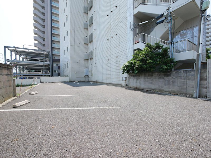 神峰町1丁目店舗 駐車場