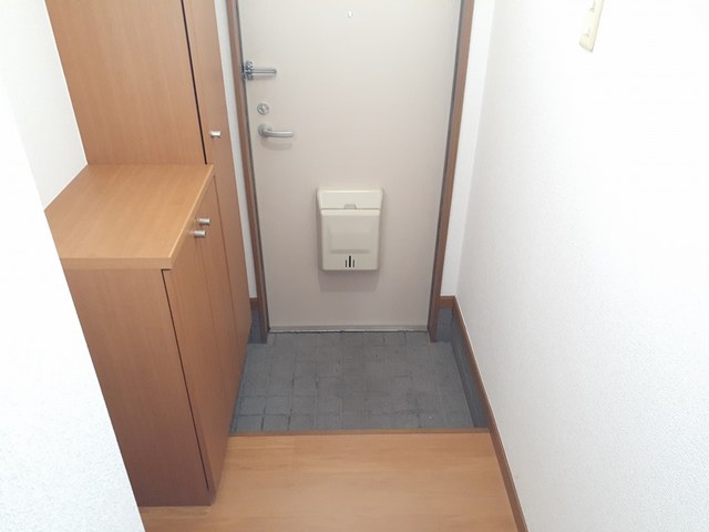 ベルウッド　３８１　Ｃ 玄関