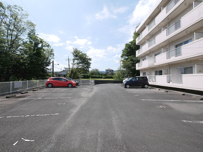 天神荘 駐車場