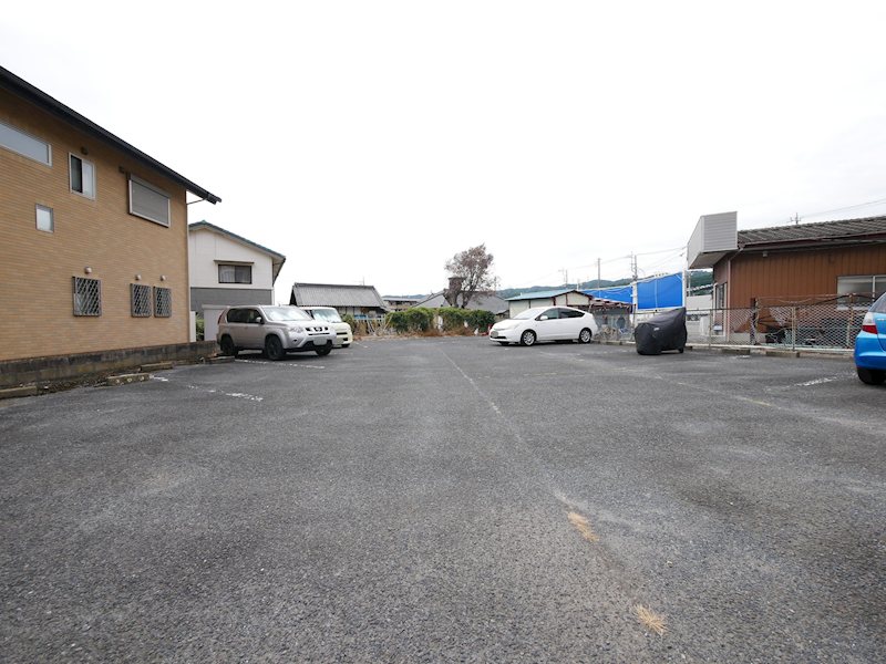 鹿島マンション 駐車場