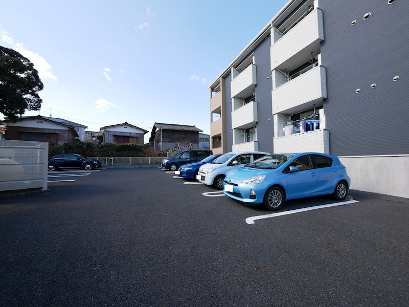 サン・アレーナ 駐車場