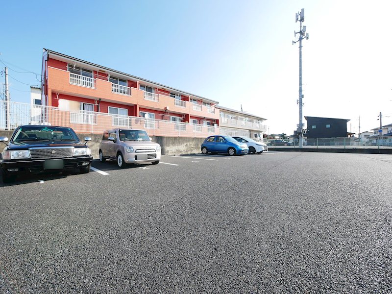 ファインハイツアラヤ 駐車場