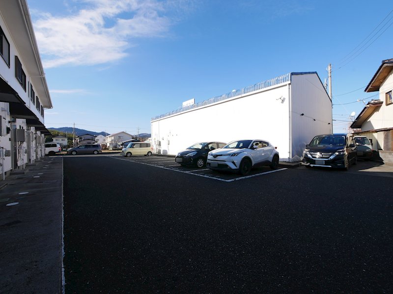 コーポ・シャトー 駐車場