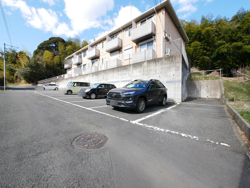 サンライフヴィラ本宮 駐車場