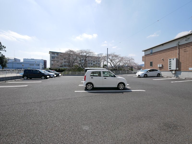 サン・セリージェⅠ 駐車場