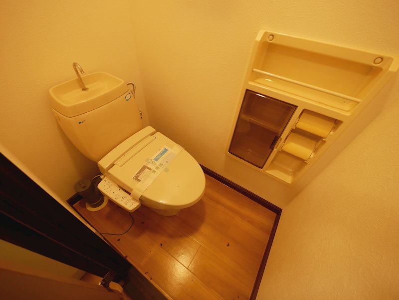 クレセントコート トイレ