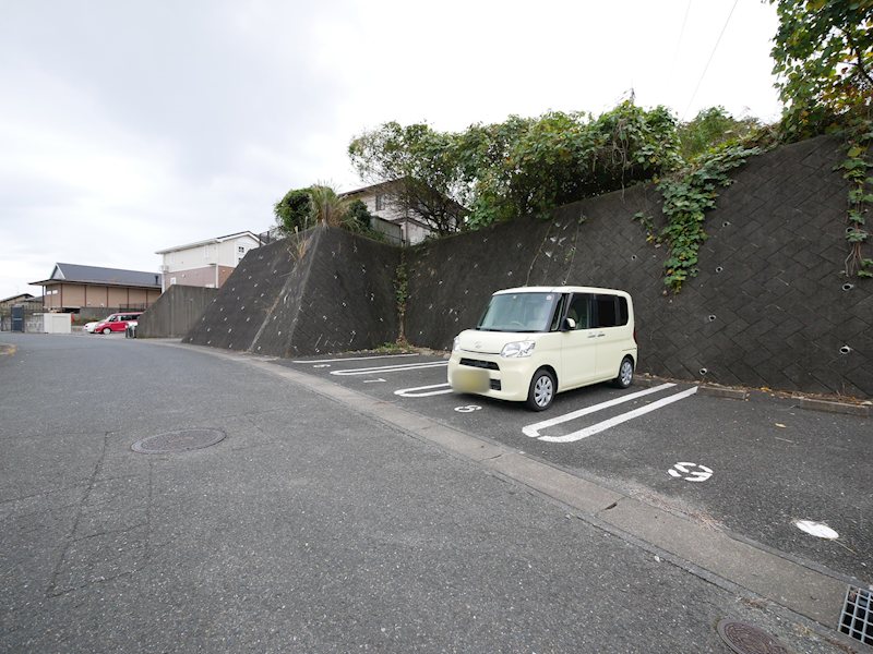 パストラル 駐車場