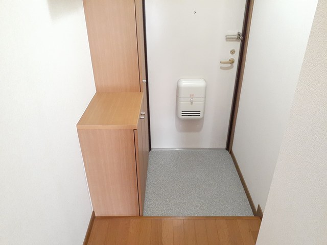 カイラス・ドルフ 玄関