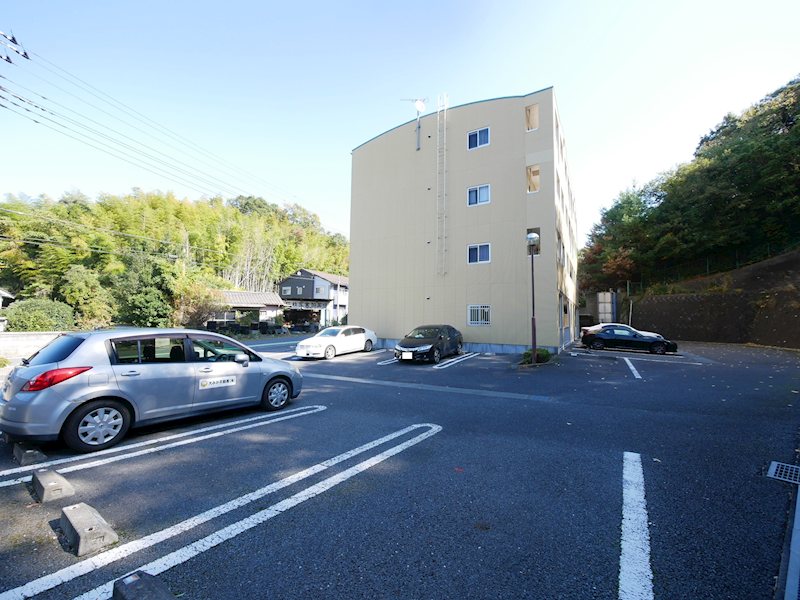 レジダンス・カトレヤ 駐車場