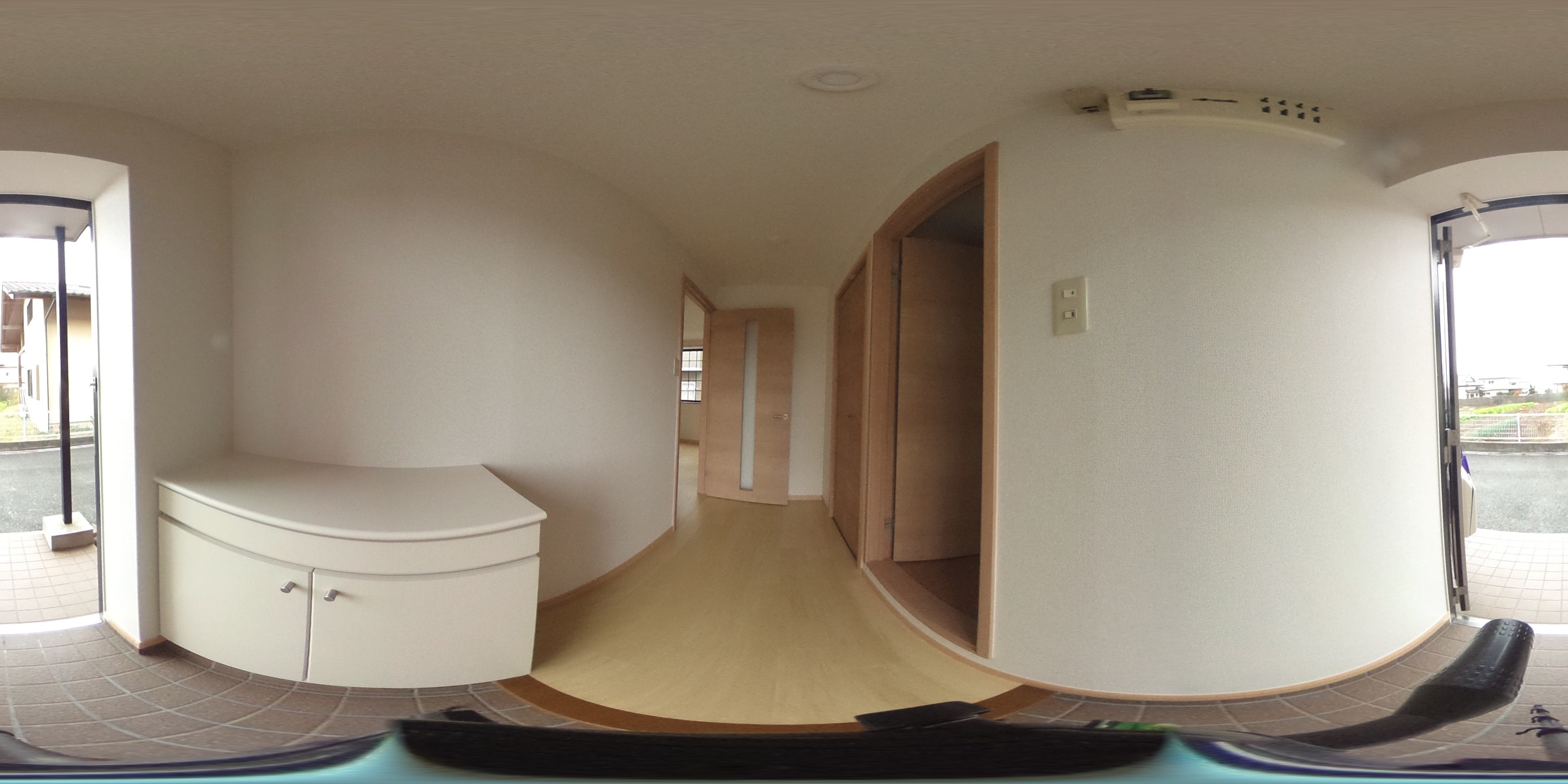サンシャインヒルズＩ 玄関