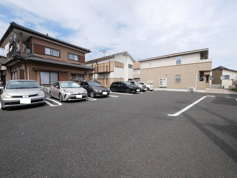 リリウムヒル 駐車場