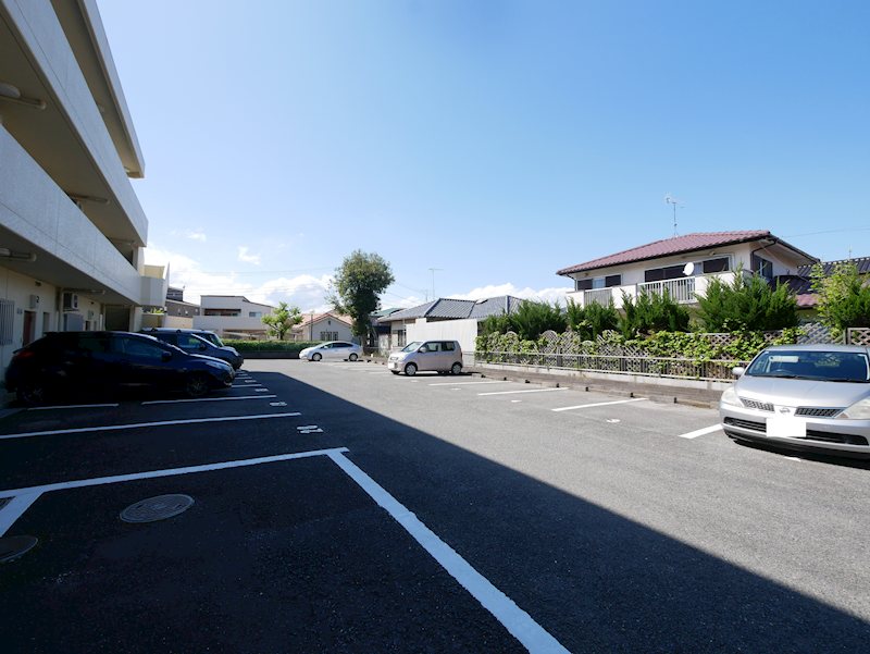 第一三正マンション 駐車場