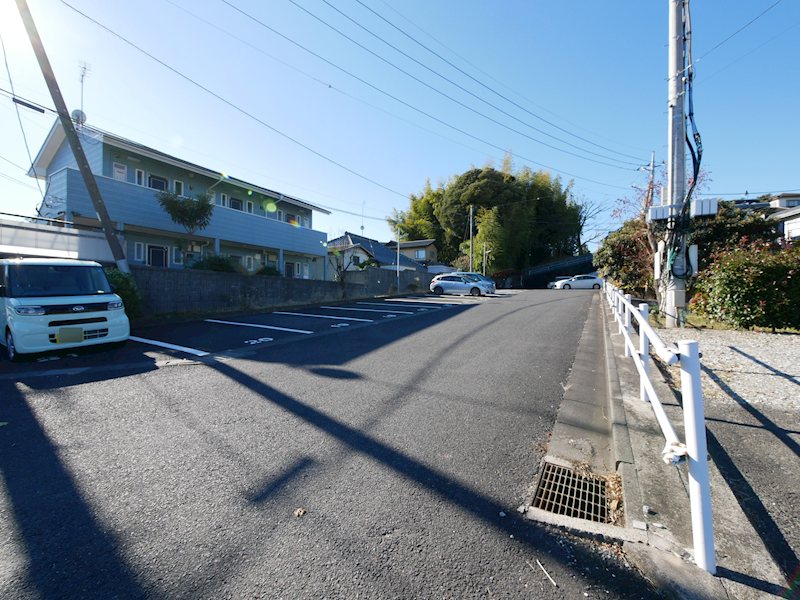 アコールスワＣ 駐車場