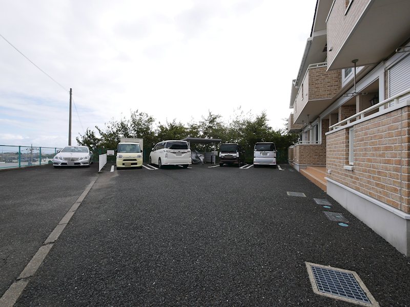 フランヒル 駐車場