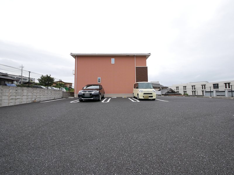 ヴィッラ　ローザ 駐車場