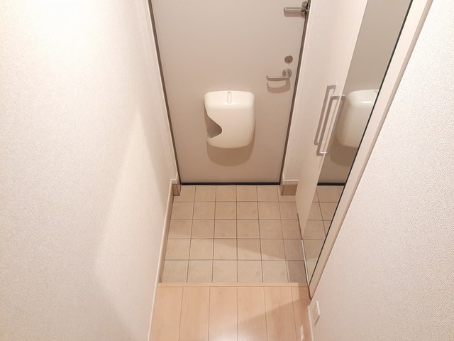 ヴィッラ　ローザ 玄関