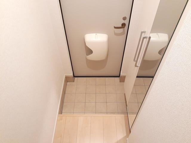 ロンジェヴィタ 玄関