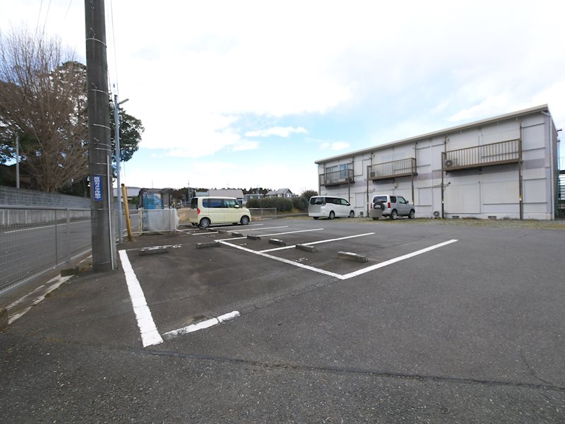 コンフォールＤ 駐車場