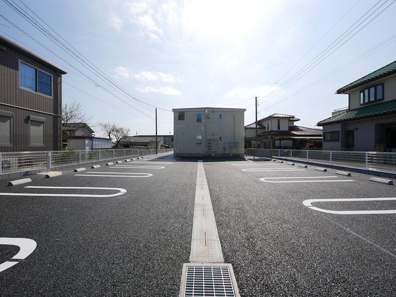 ソリヤード 駐車場