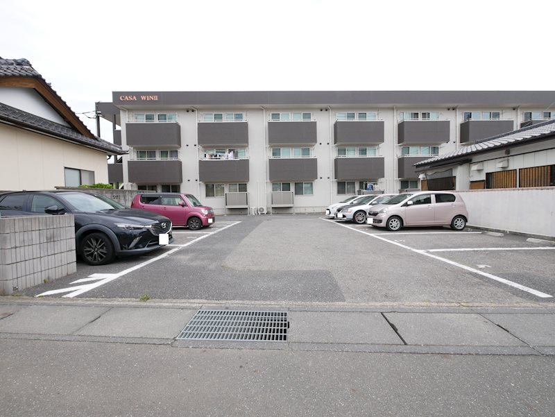 CASA WINⅡ 駐車場