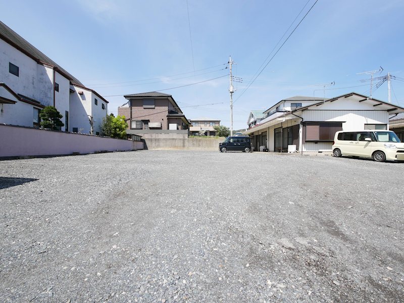 大窪眞利子住宅  駐車場