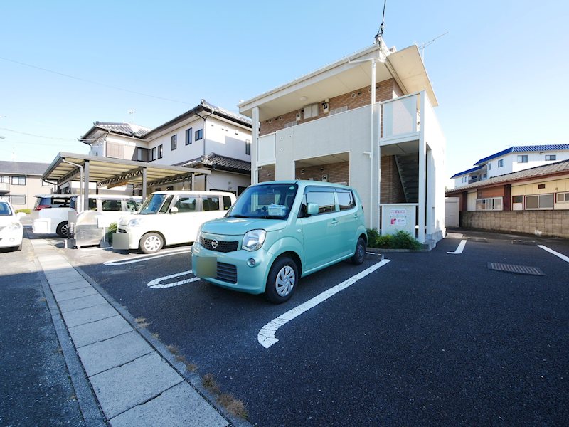 ラ・シャンテ 駐車場