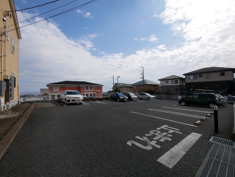 メルヴェイユ・サンレミ 駐車場