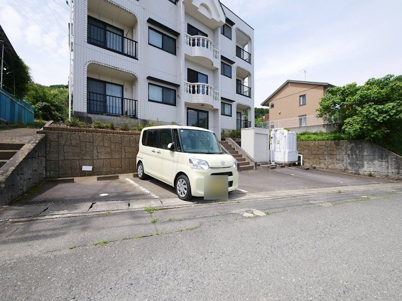 金子マンション 駐車場
