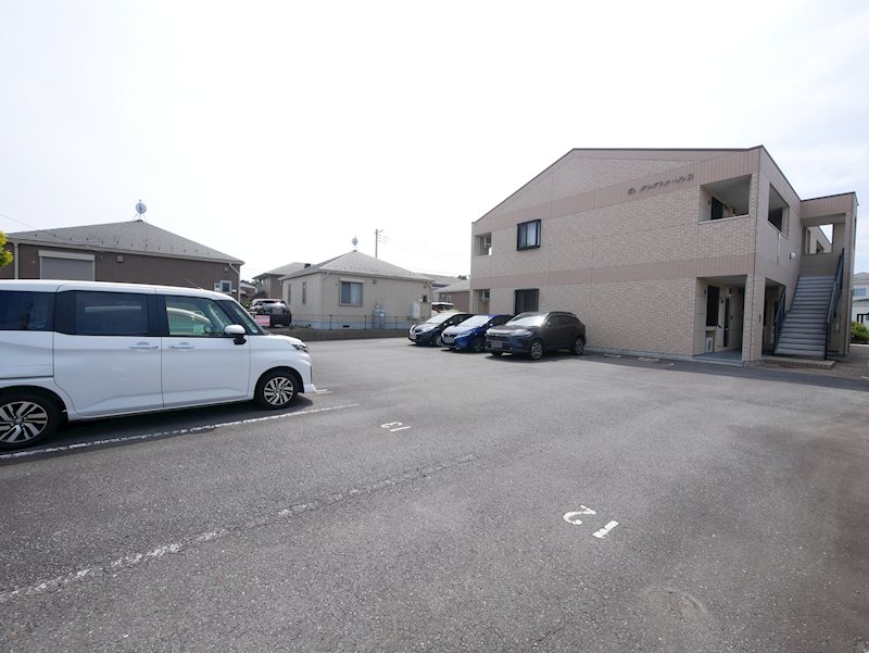クレアトゥールＢ  駐車場