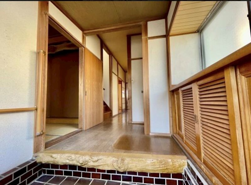 日立市諏訪町3丁目戸建 玄関