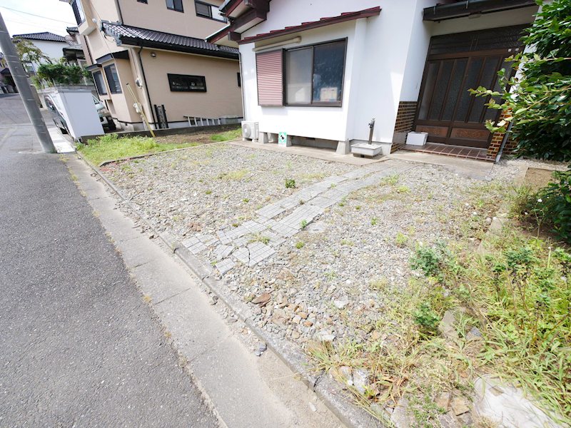 日立市諏訪町3丁目戸建 駐車場