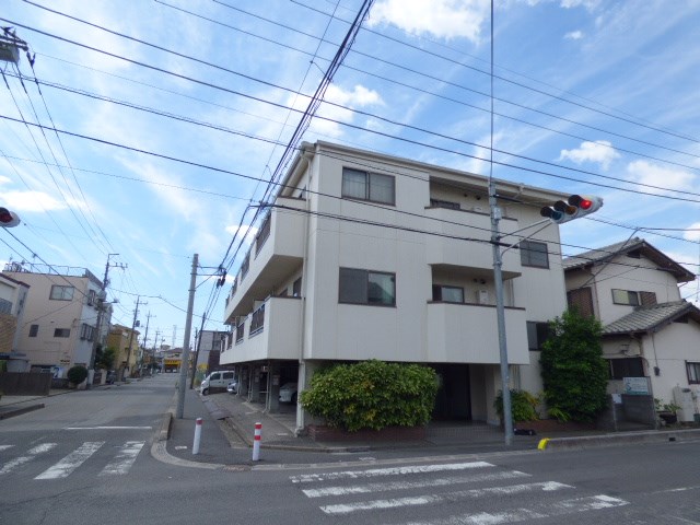 アローハイツ 外観