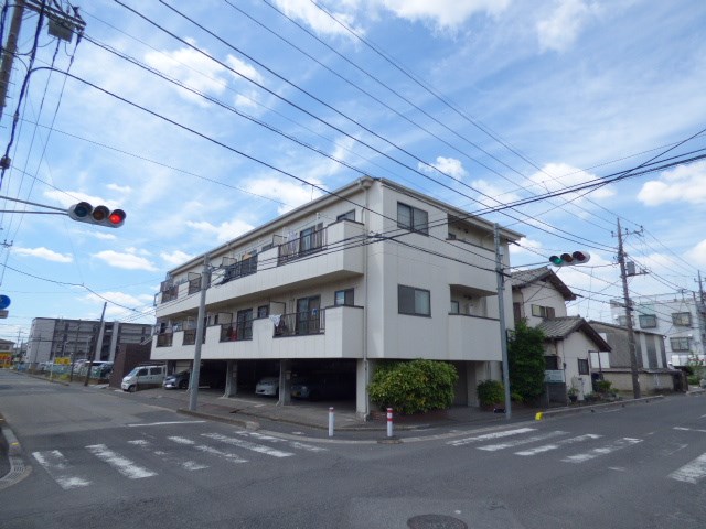 アローハイツ 外観