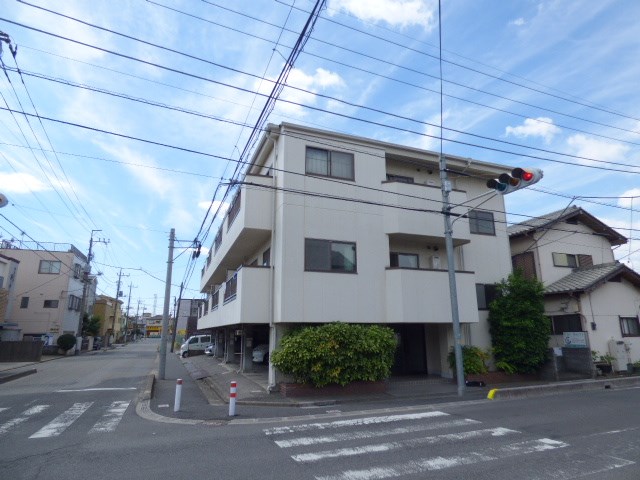 アローハイツ 外観
