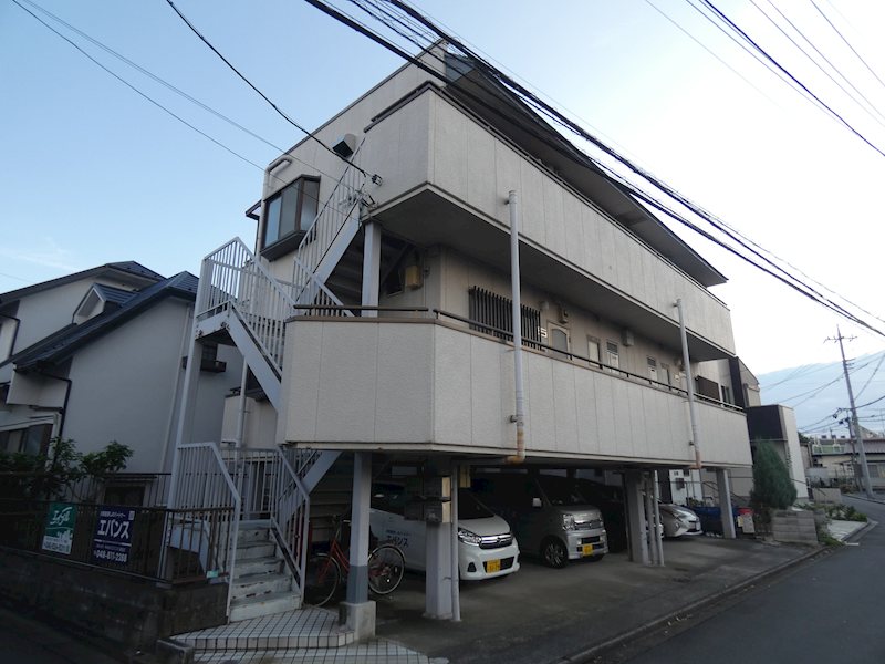 ハイツリバーサイド 外観