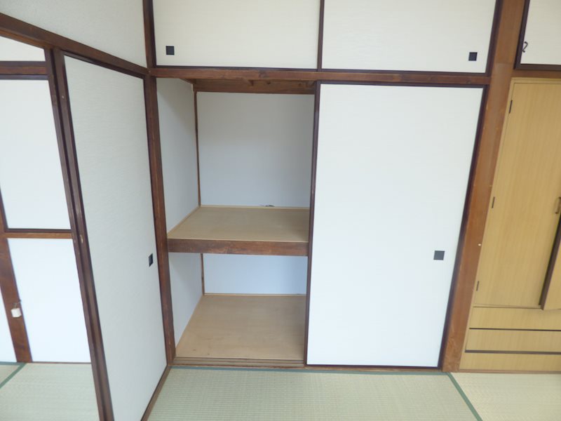 芝富士一丁目貸家 収納
