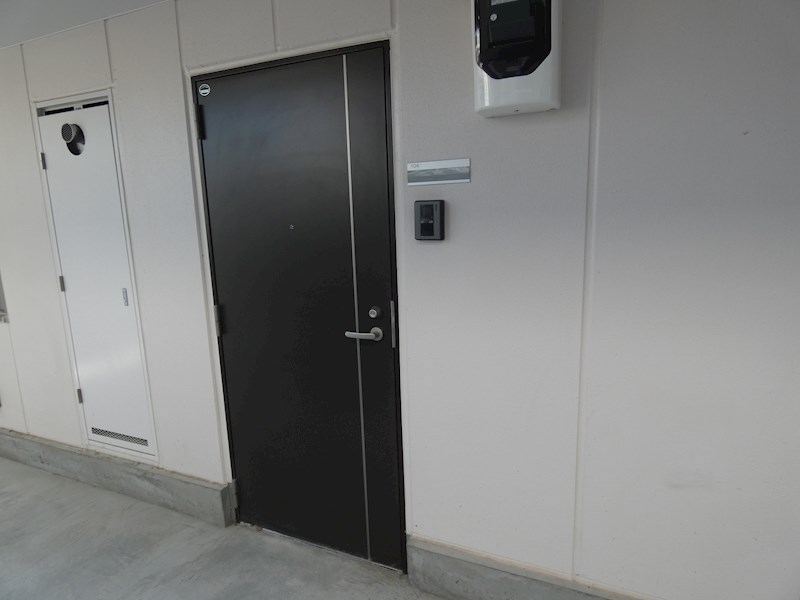 エンデカ東浦和 玄関