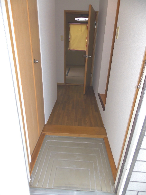 エステートピア峠 玄関