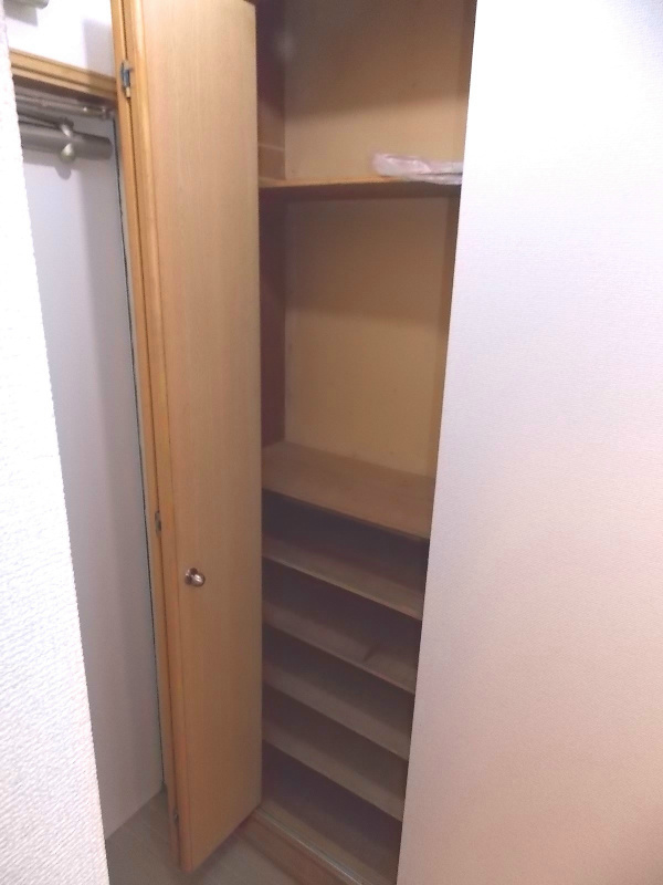 エステートピア峠 玄関
