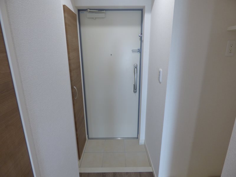 アルファコート西川口23 玄関