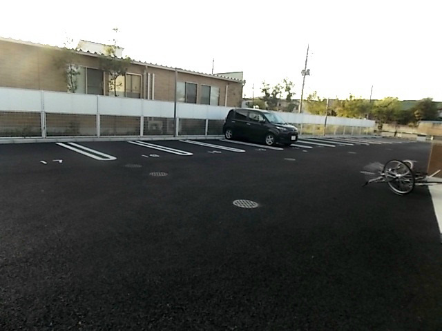 アネシス 駐車場
