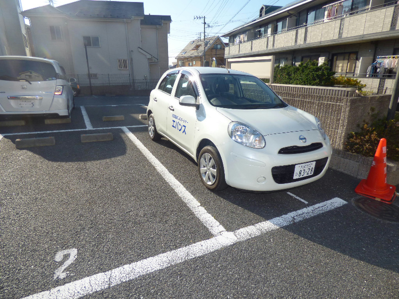 グリーンヒルズ 駐車場